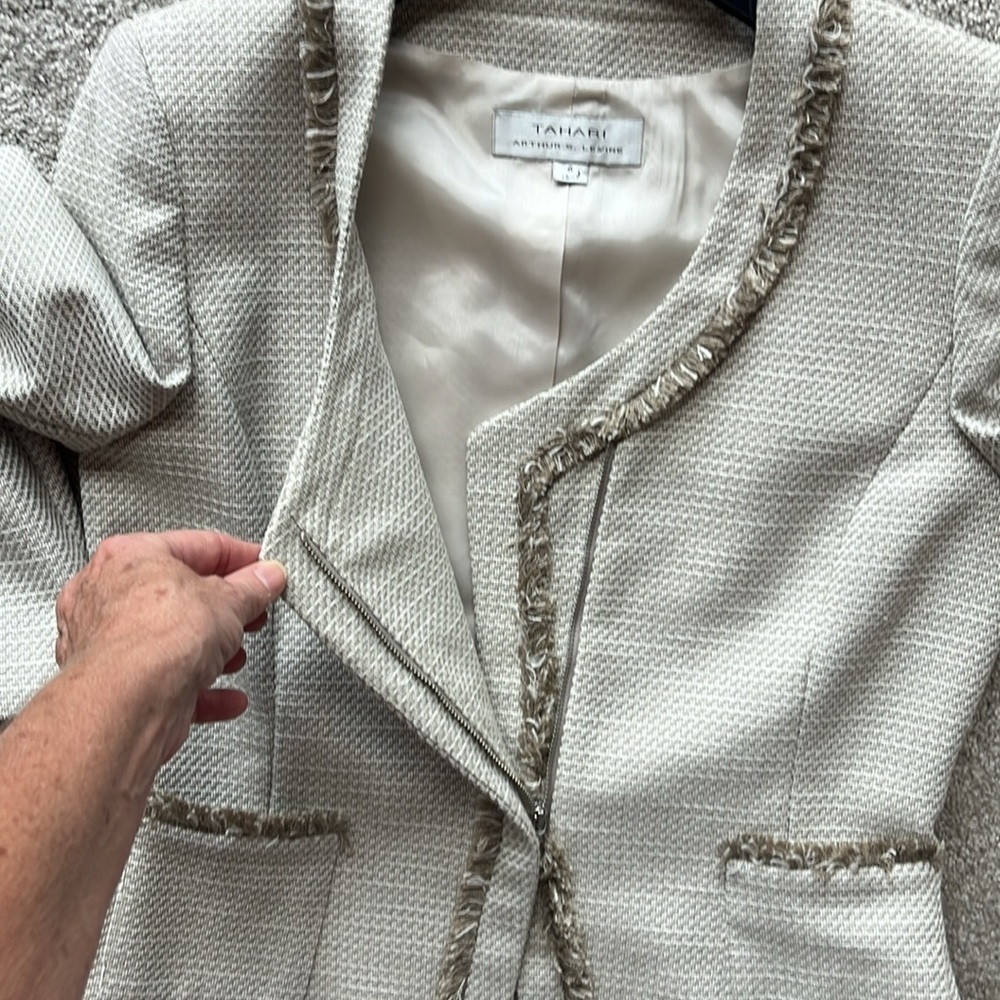 Tahari Levine Tweed Double Breasted Size 6 NWT - Picture 7 of 10